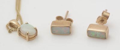 Lot 279 - Opal and gold jewellery.