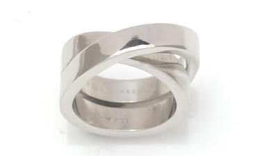 Lot 413 - Cartier: an 18ct white gold ring