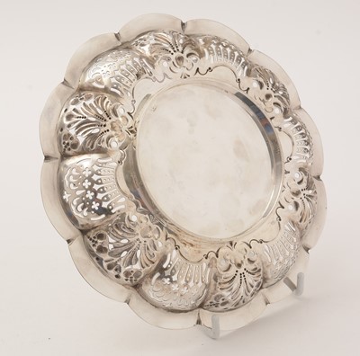 Lot 184 - A silver pierced shaped-circular dish, by Harry Atkins