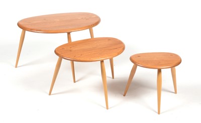 Lot 330 - Ercol: a nest of three model 354 'Pebble' occasional tables