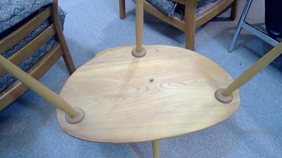 Lot 330 - Ercol: a nest of three model 354 'Pebble' occasional tables