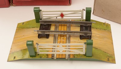 Lot 36 - Hornby 0-Gauge tinplate train set