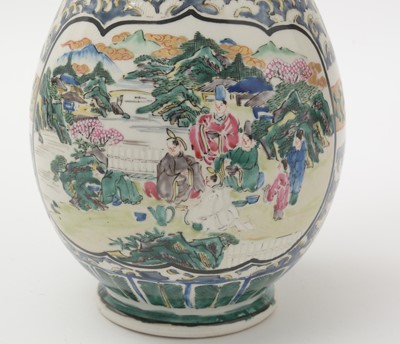 Lot 672 - Japanese Ko Kutani vase