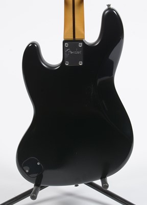 Lot 76 - Fender Modern Player Jazz Bass