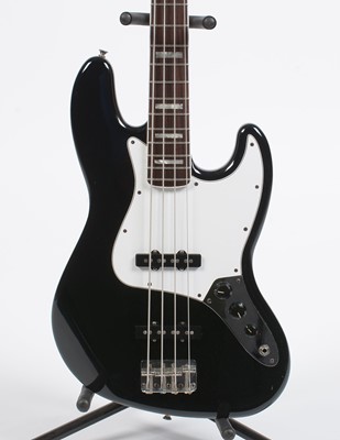 Lot 77 - Fender Mexico Standard Jazz Bass