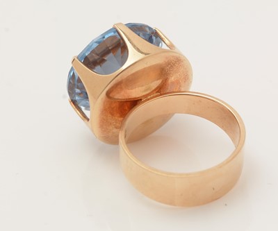 Lot 421 - A blue chrysoberyl ring