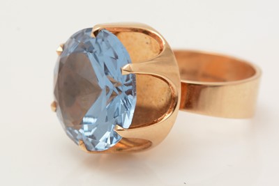 Lot 421 - A blue chrysoberyl ring