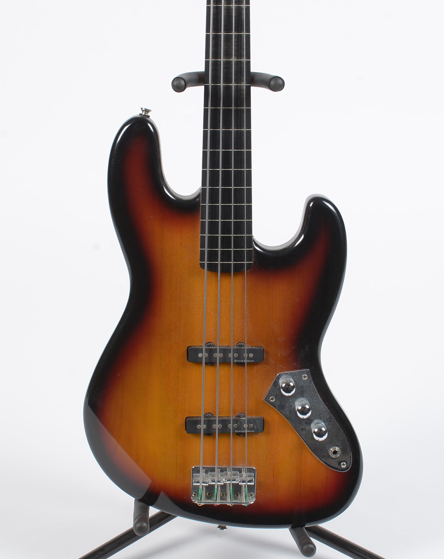 Lot 83 - Fender Squier fretless Jazz Bass