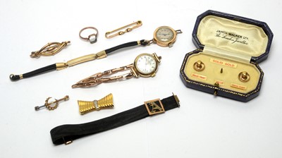 Lot 199 - A selection of gold jewellery