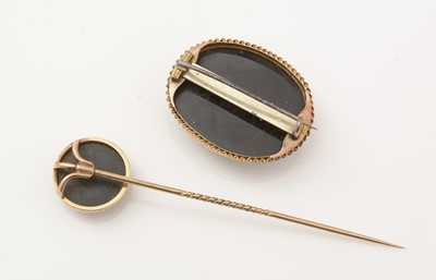 Lot 192 - Victorian banded agate brooch and stick pin