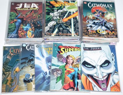 Lot 394 - DC Graphic Novels.