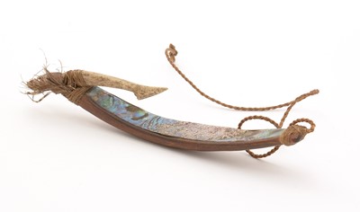 Lot 498 - A Maori fish hook (Matua)