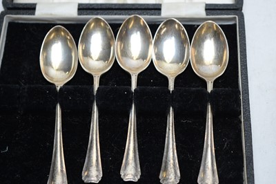Lot 196 - A Peruvian silver box, and a part set of silver tea spoons.