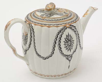 Lot 696 - Worcester teapot, cover and stand