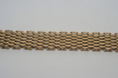 Lot 160 - A 9ct yellow gold bracelet