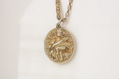 Lot 461 - An Indian locket pendant on 9ct yellow gold fancy link chain
