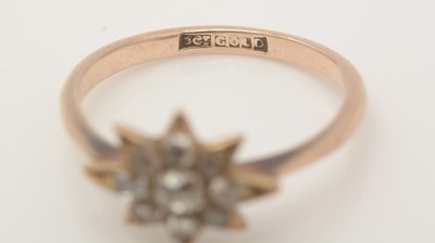 Lot 462 - A Victorian diamond ring
