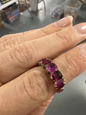 Lot 157 - A 19th Century ruby ring