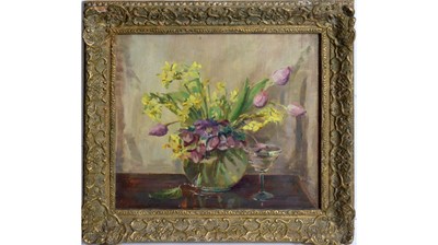 Lot 1028 - 20th Century British School - Still Life with Narcissi and Violet Tulips | oil