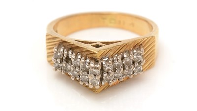 Lot 109A - A diamond ring.