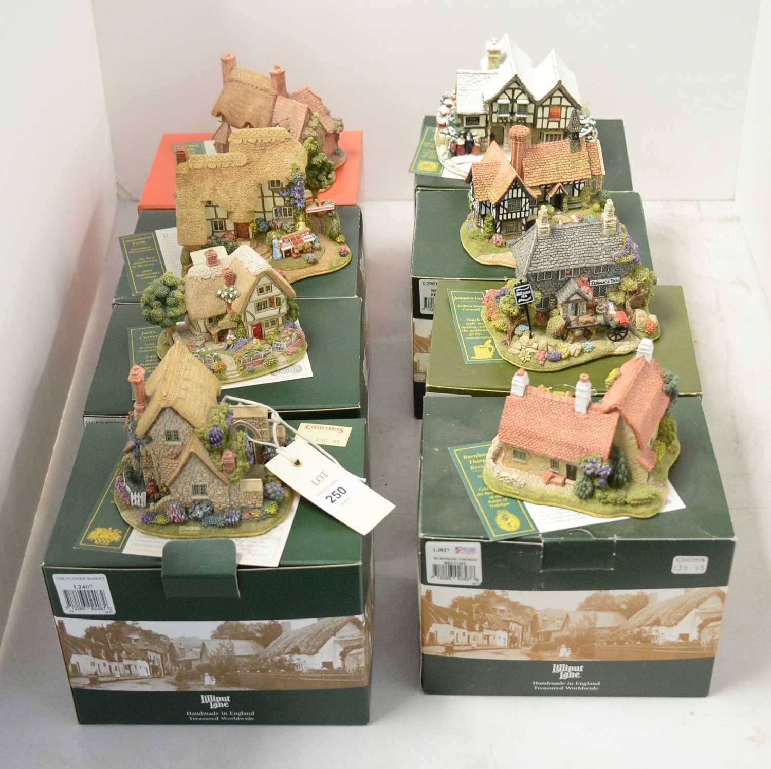 Lot 250 - A collection of Lilliput Lane collectible architectural sculptures.