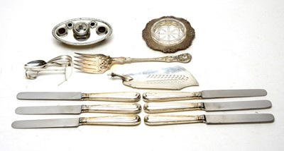 Lot 116 - A selection of silver and plated items