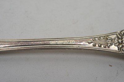Lot 116 - A selection of silver and plated items