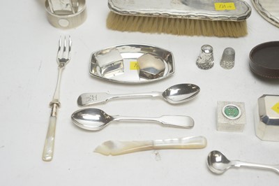 Lot 118 - A selection of silver and plated items