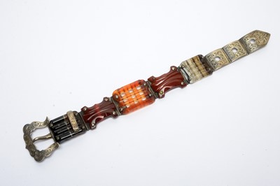 Lot 179 - A Victorian Scottish agate and silver bracelet