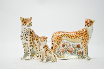 Lot 375 - A collection of Royal Crown Derby ceramic cat paperweights.