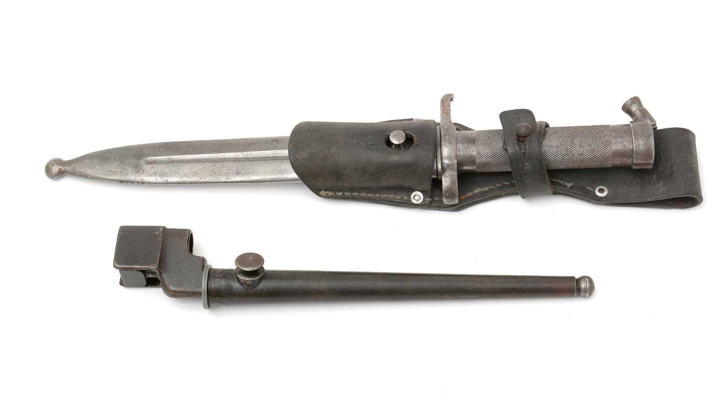 Lot 756 - A Swedish Mauser rifle bayonet, and a Lee-Enfireld No.4 Mk2 bayonet