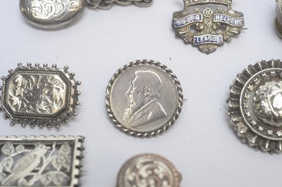 Lot 142 - A selection of silver and other brooches, and other items
