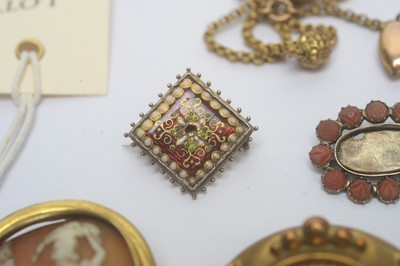 Lot 143 - A gold and enamel brooch, and other items