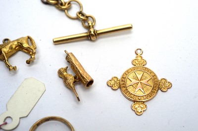Lot 124 - A selection of 9ct gold  and other items