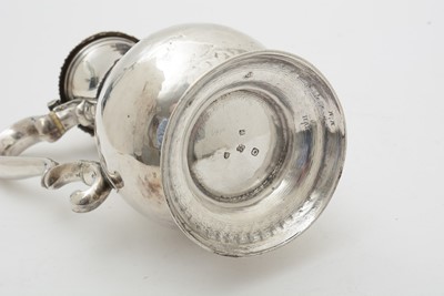 Lot 601 - A George III silver coffee pot, by Daniel Smith & Robert Sharp
