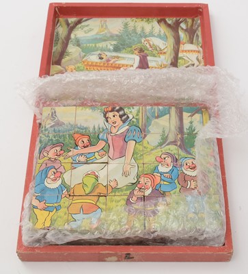 Lot 334 - Walt Disney's Snow White and the Seven Dwarfs collectibles