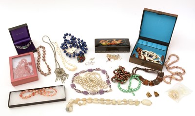 Lot 182 - A large quantity of costume jewellery.