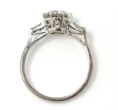 Lot 468 - A solitaire diamond ring