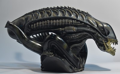 Lot 45 - Sideshow Collectibles: Aliens, Alien Warrior 1:1 Scale Bust