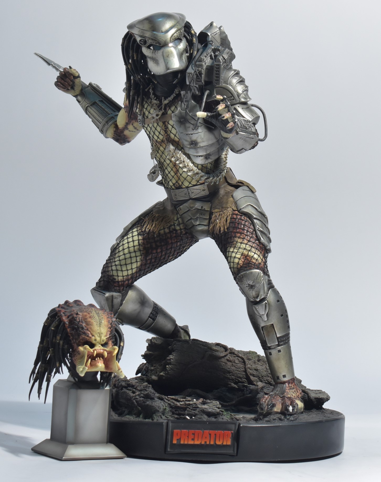 Lot 51 - Sideshow Collectibles: Predator 1:4 scale