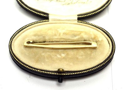 Lot 158 - A 9ct yellow gold tie pin, and various shirt studs