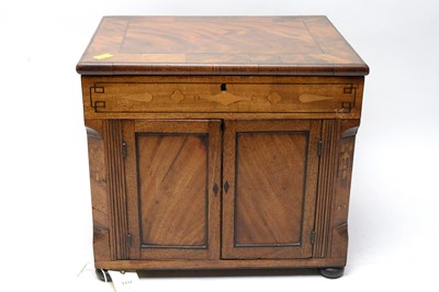 Lot 419 - An early 20th Century inlaid walnut jewellery chest