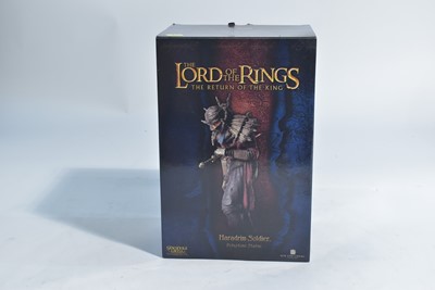 Lot 268 - Sideshow Weta Collectibles: The Lord of the Rings, Haradim Soldier polystone statue