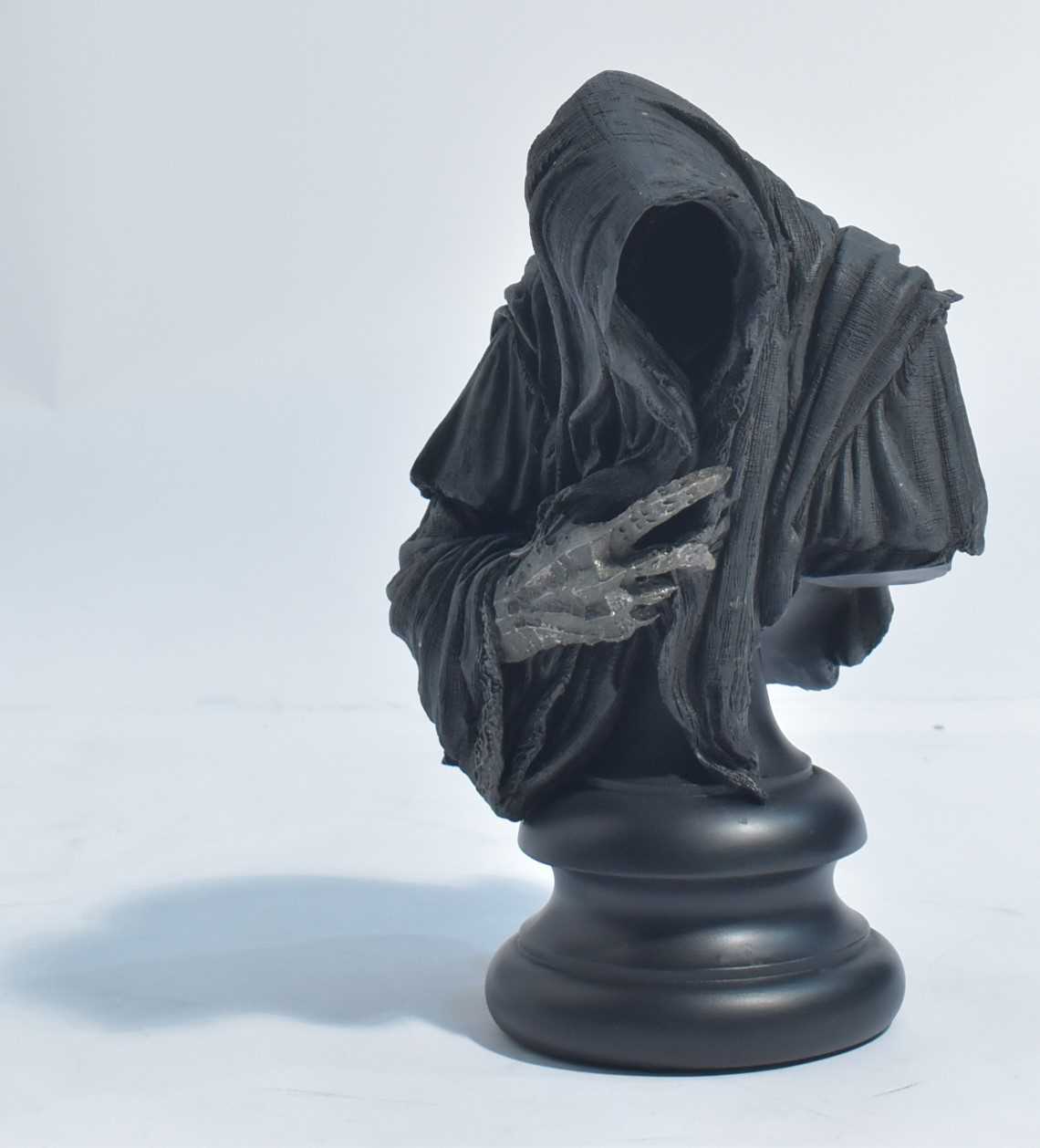 Lot 297 - Sideshow Weta Collectibles: The Lord of the