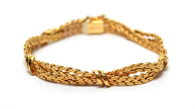 Lot 201 - A 9ct yellow gold bracelet