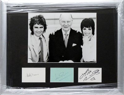 Lot 736 - Cast of Arthur (1981) signatures, comprising: Lisa Minnelli, John Gielgud and Dudley Moore