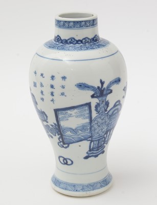 Lot 650 - Chinese blue and white vase