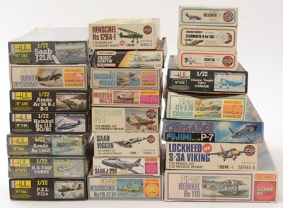 Lot 22 - A collection of model constructor kits