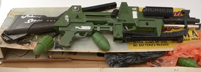 Lot 27 - A Deluxe Topper Toys Ltd No. 6025 Johnny Seven One Man Army gun