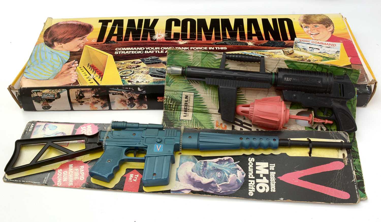 Lot 28 - Tank Command game and two guns